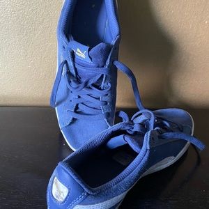 Blue suede Pumas